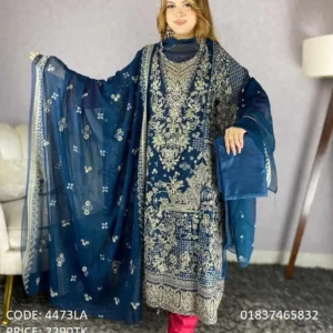 New Stylish Beautiful Embroidery Work Salwar Kameez